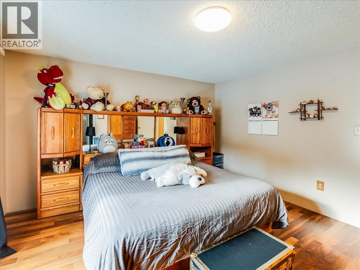 1076 COLUMBIA GARDENS Road - 22