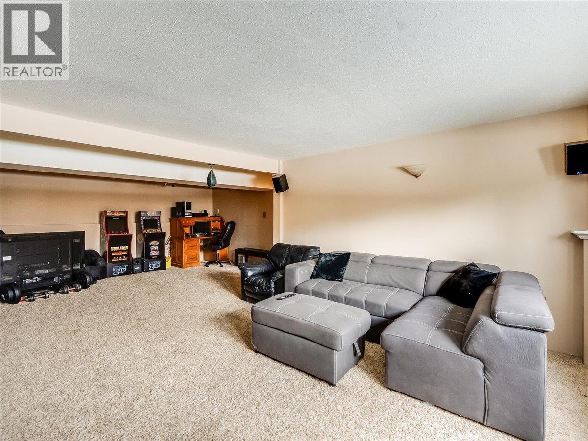1076 COLUMBIA GARDENS Road - 36