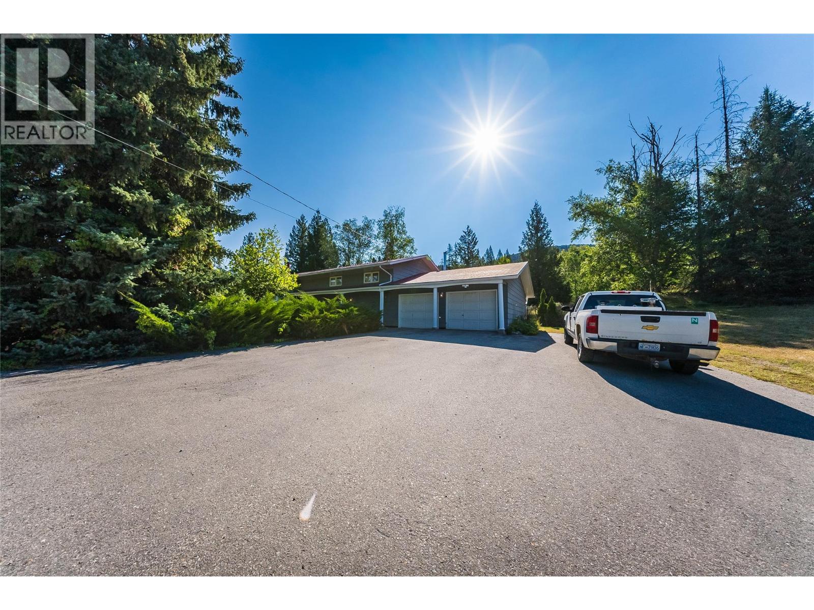 1076 COLUMBIA GARDENS Road - 68
