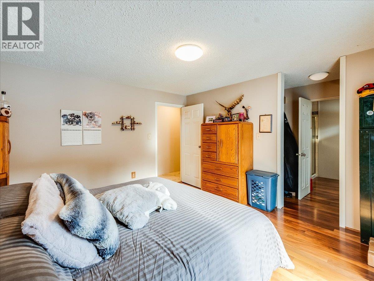 1076 COLUMBIA GARDENS Road - 21