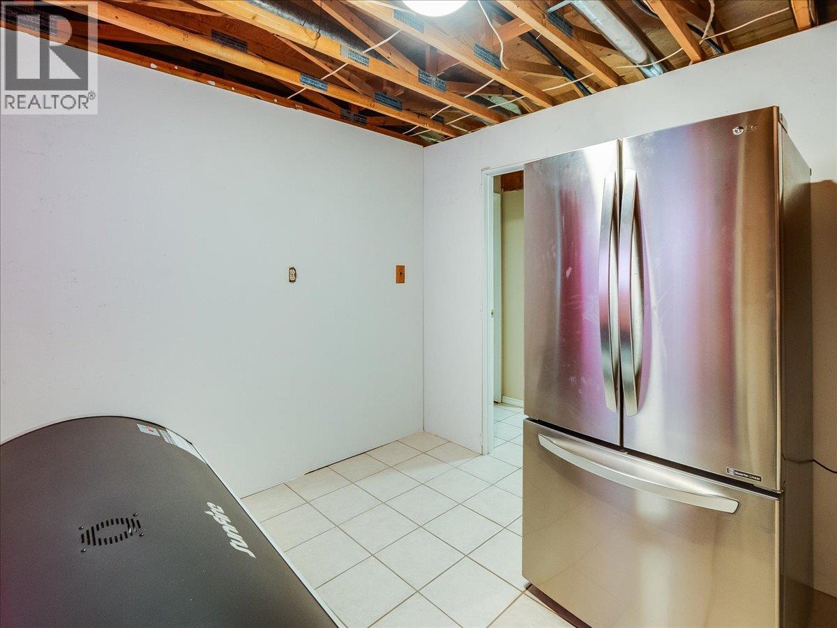 1076 COLUMBIA GARDENS Road - 44