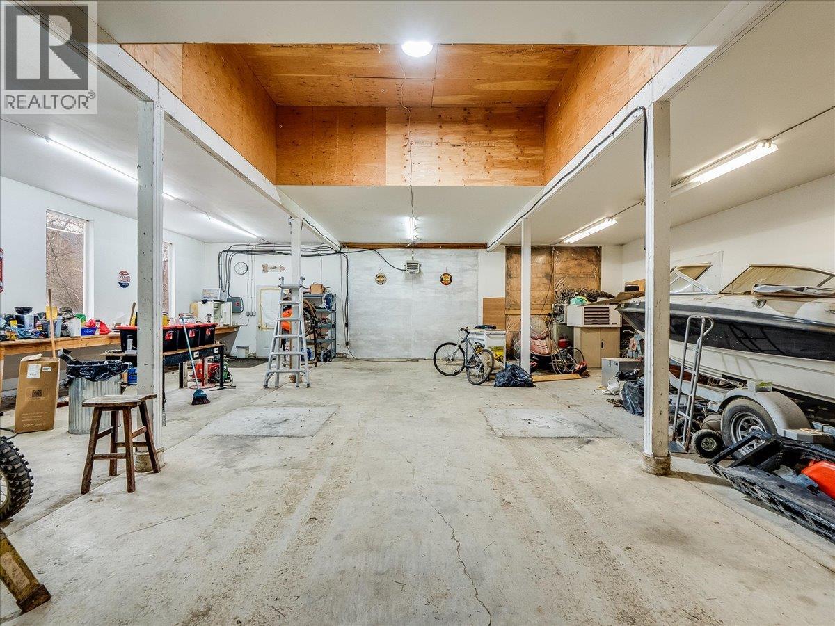 1076 COLUMBIA GARDENS Road - 51