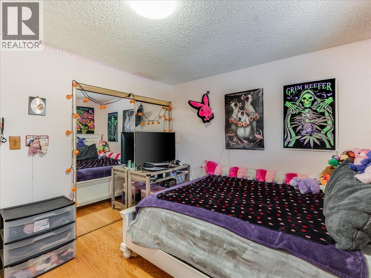 1076 COLUMBIA GARDENS Road - 29