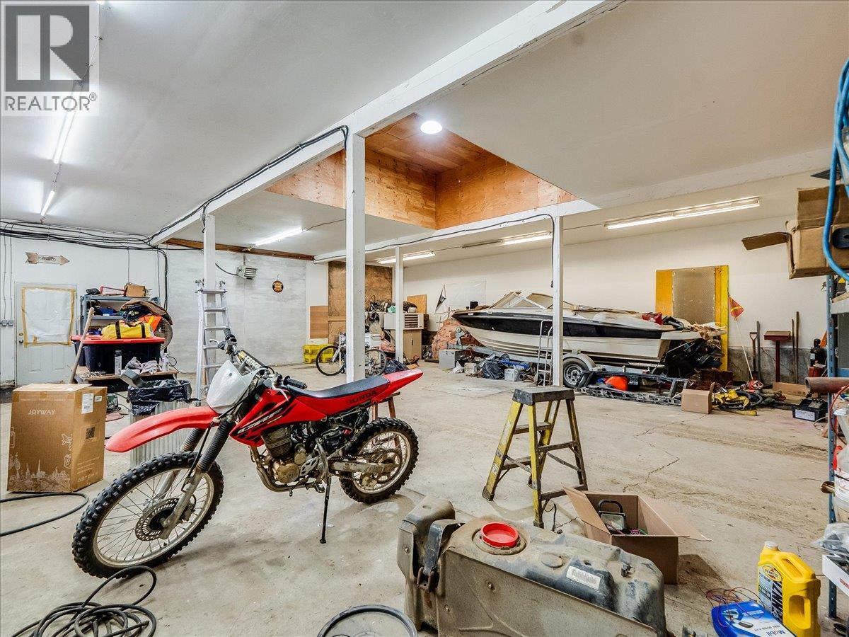1076 COLUMBIA GARDENS Road - 50