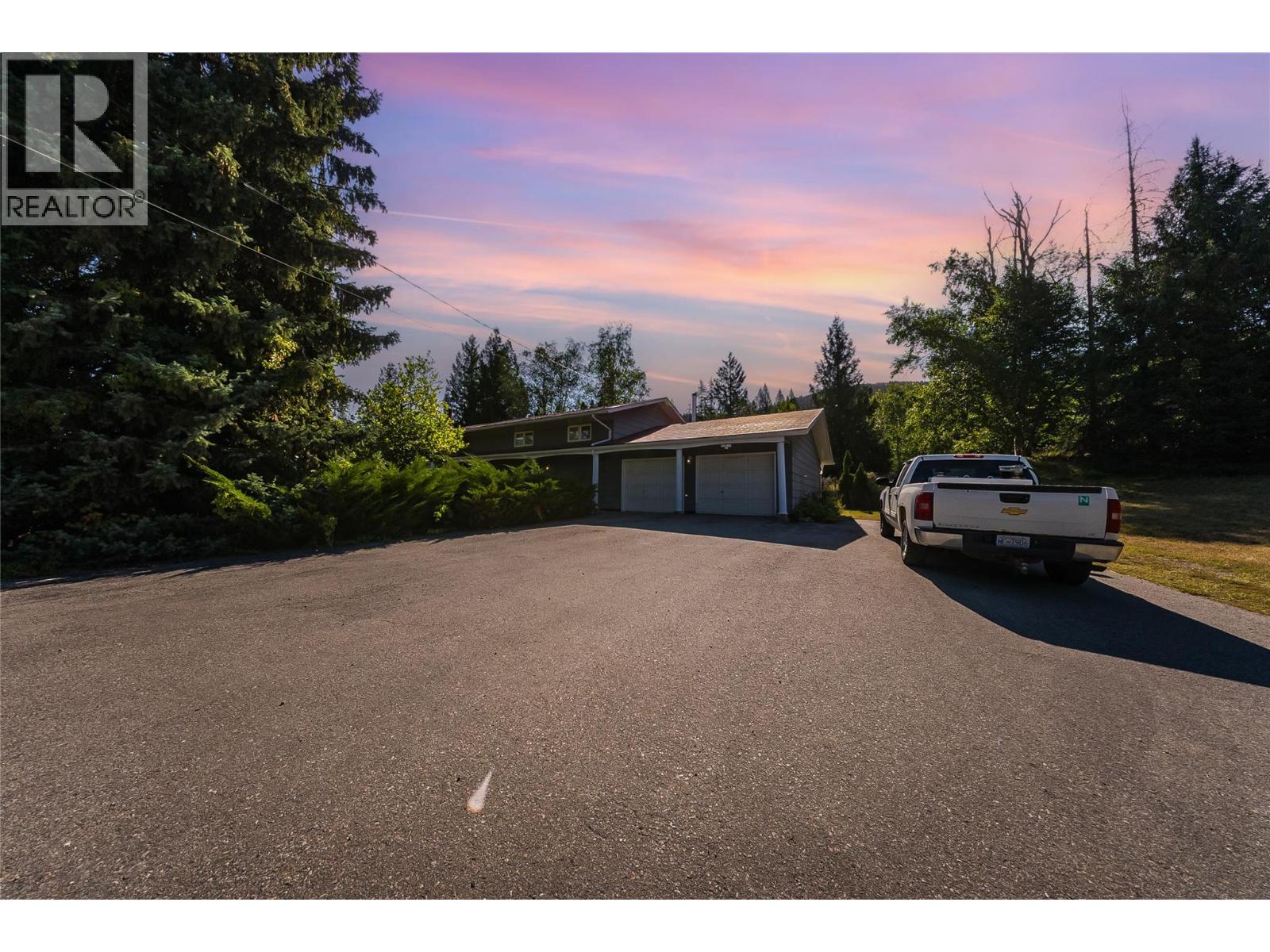 1076 COLUMBIA GARDENS Road - 63