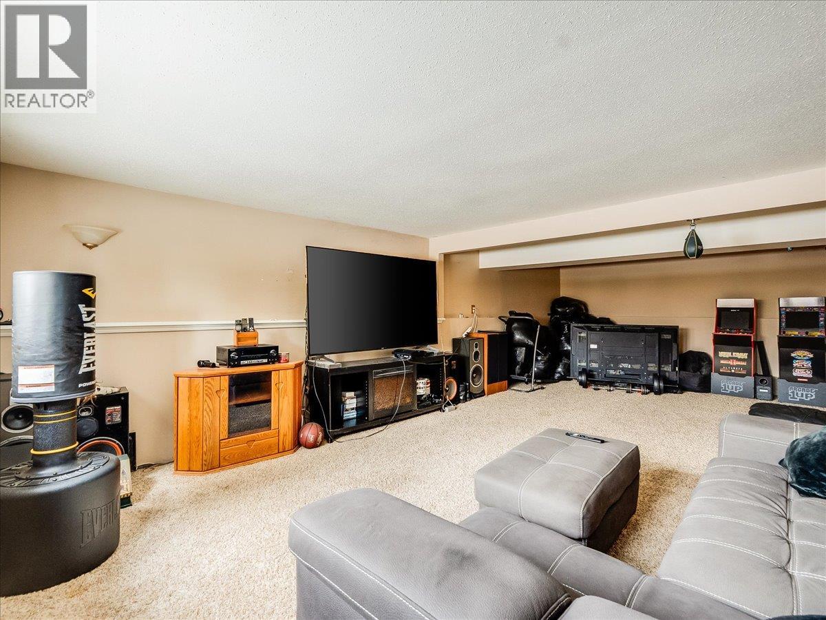 1076 COLUMBIA GARDENS Road - 39