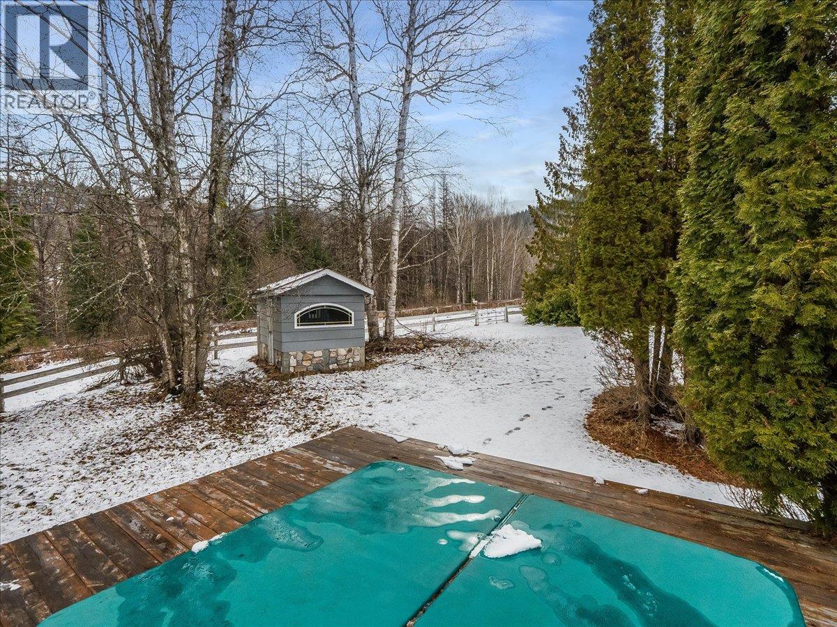 1076 COLUMBIA GARDENS Road - 55