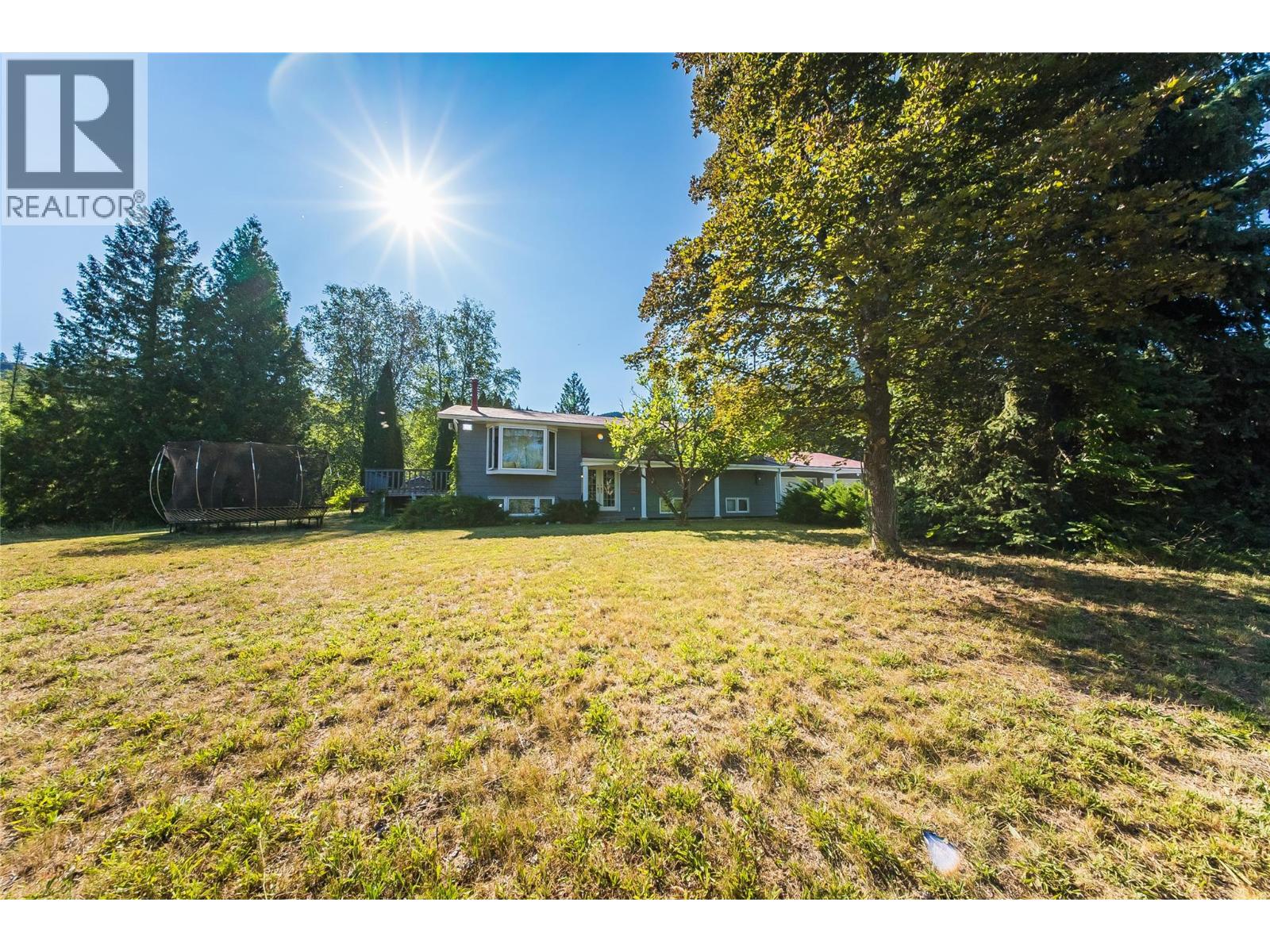 1076 COLUMBIA GARDENS Road - 72