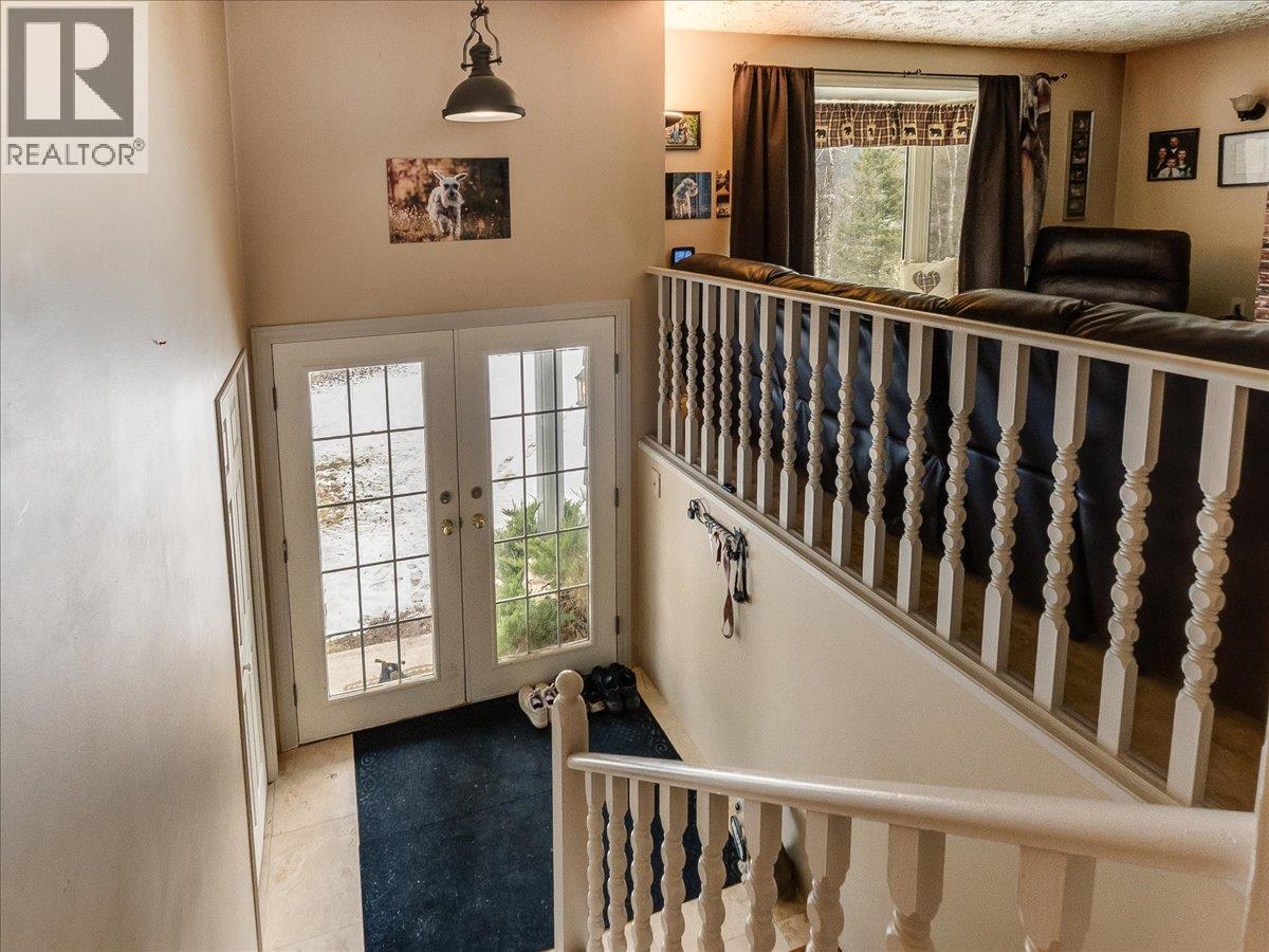 1076 COLUMBIA GARDENS Road - 34