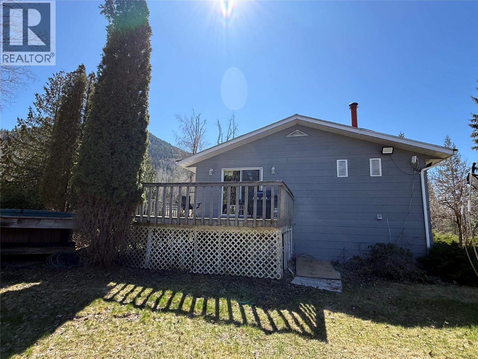 1076 COLUMBIA GARDENS Road - 56