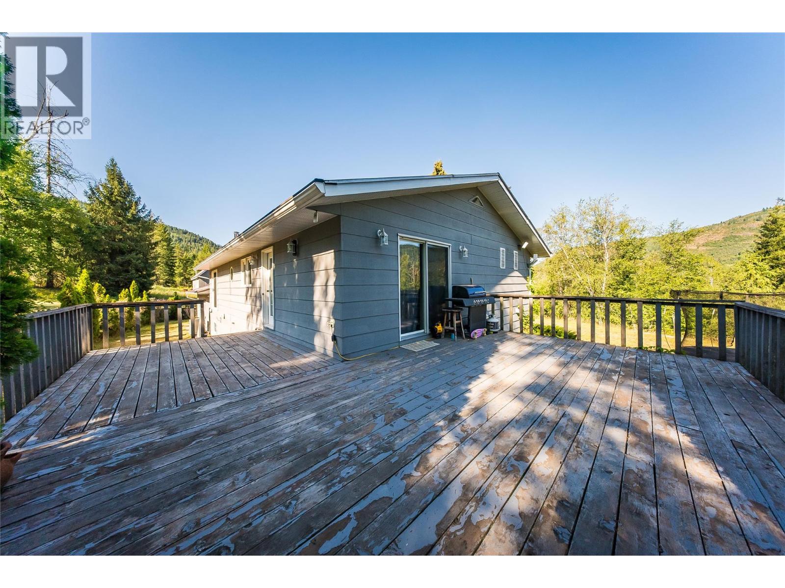 1076 COLUMBIA GARDENS Road - 84