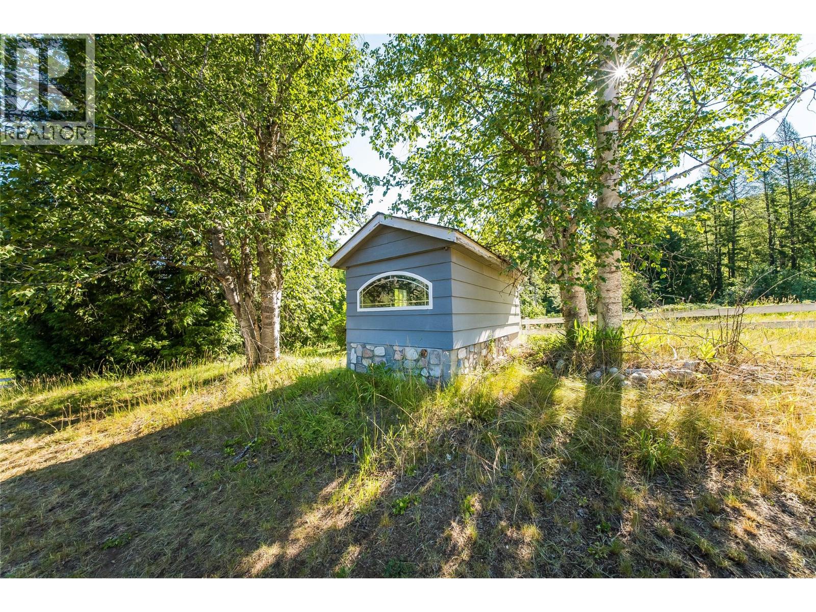 1076 COLUMBIA GARDENS Road - 74