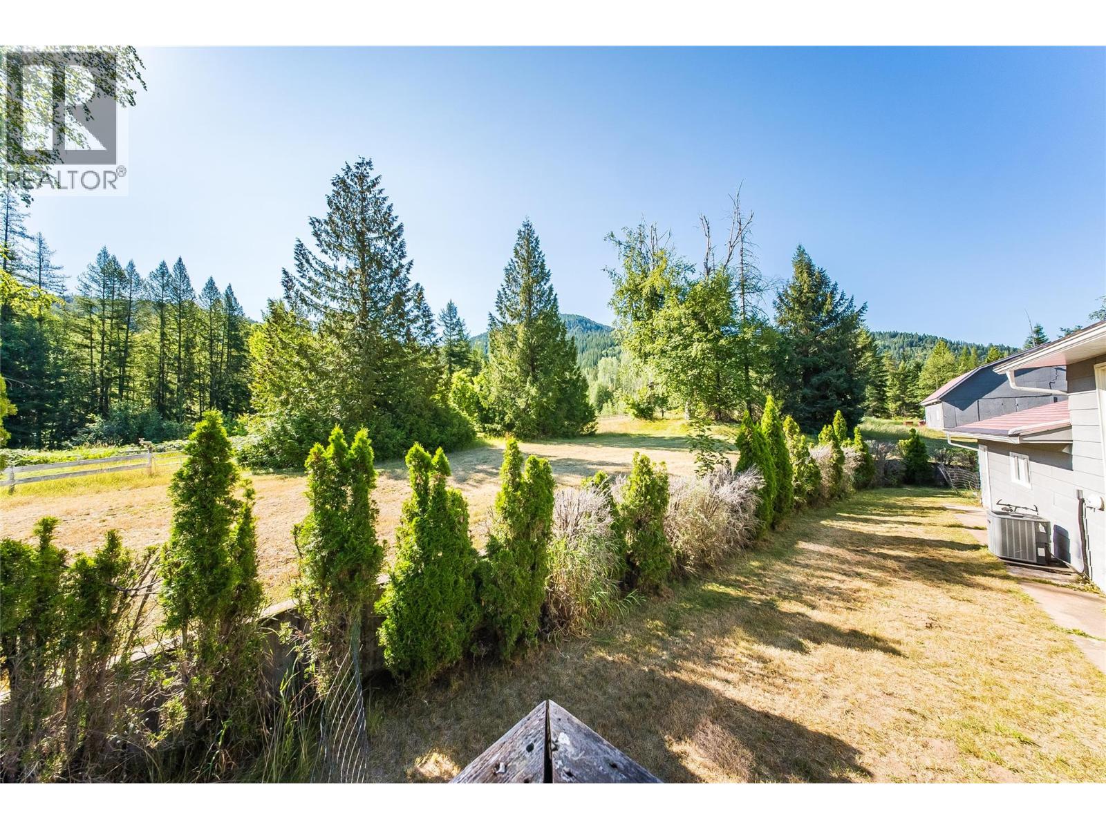 1076 COLUMBIA GARDENS Road - 82