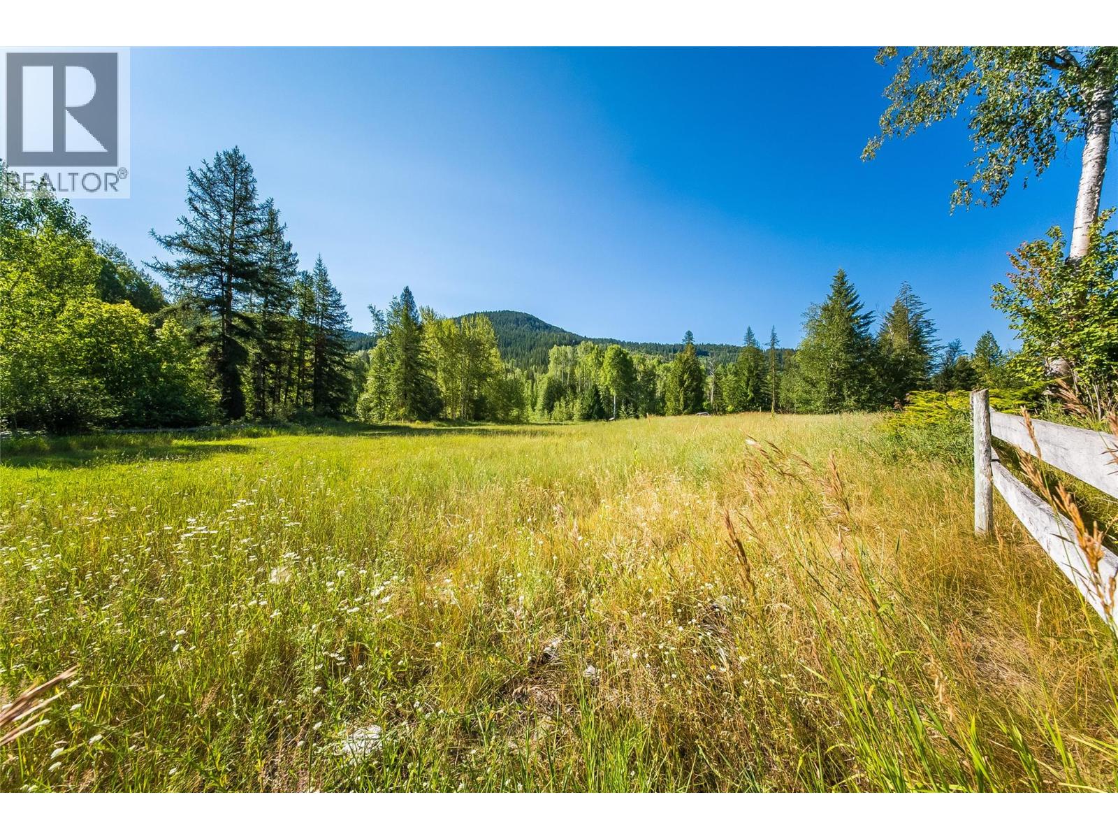 1076 COLUMBIA GARDENS Road - 77