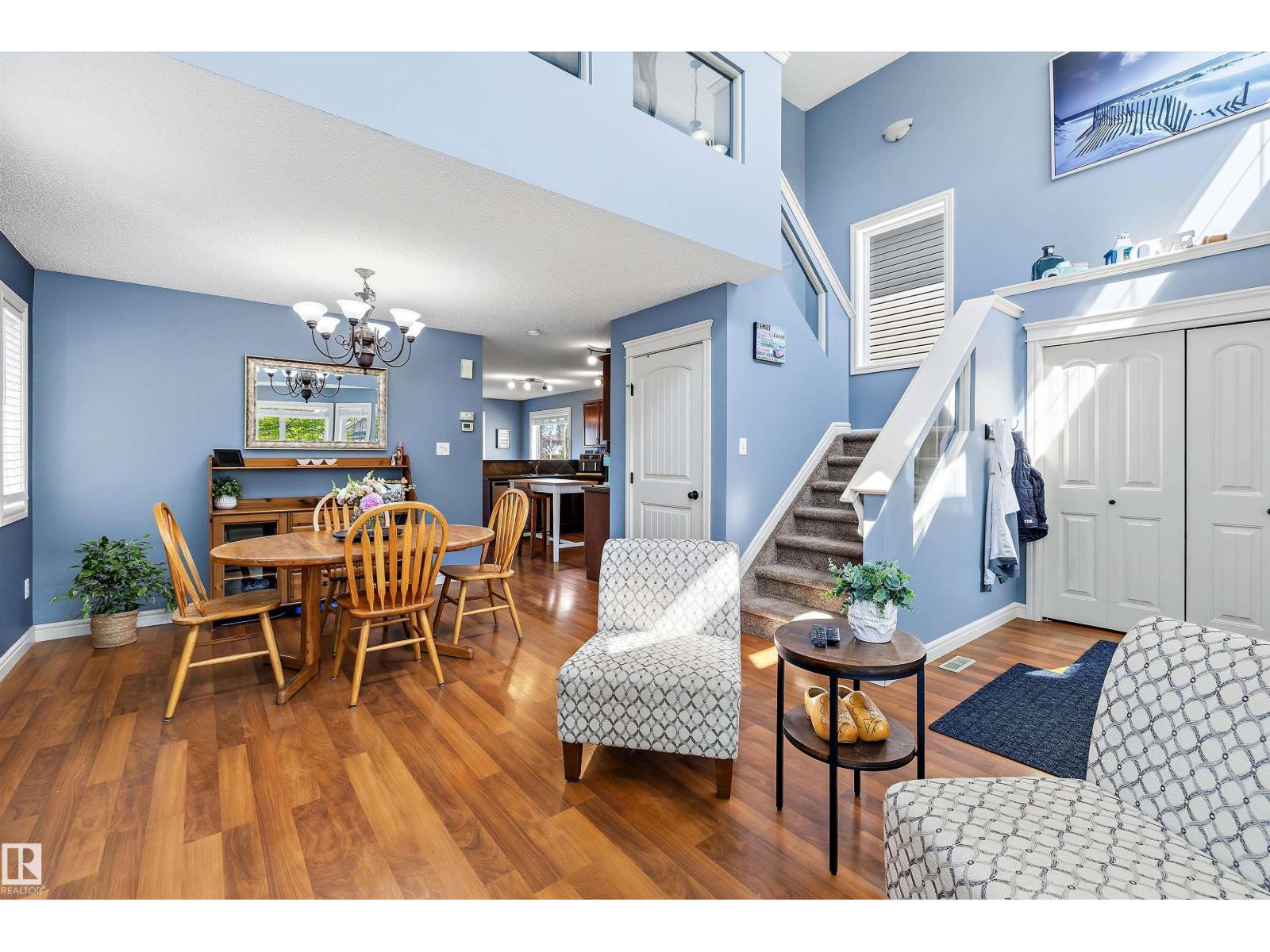 44 VAUGHN AV - 9