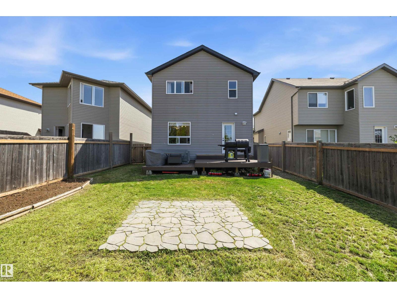 44 VAUGHN AV - 52