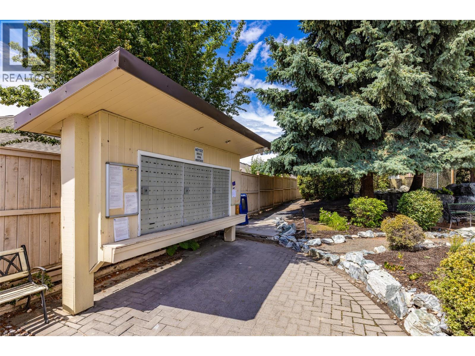 #91 2210 LOUIE Drive - 32