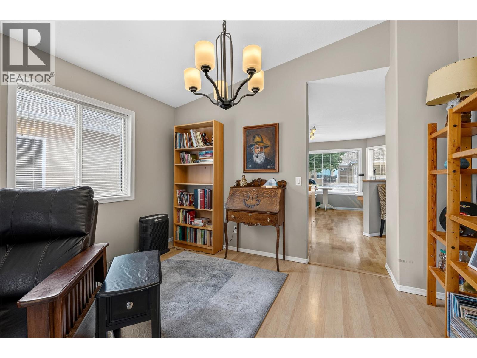 #91 2210 LOUIE Drive - 11