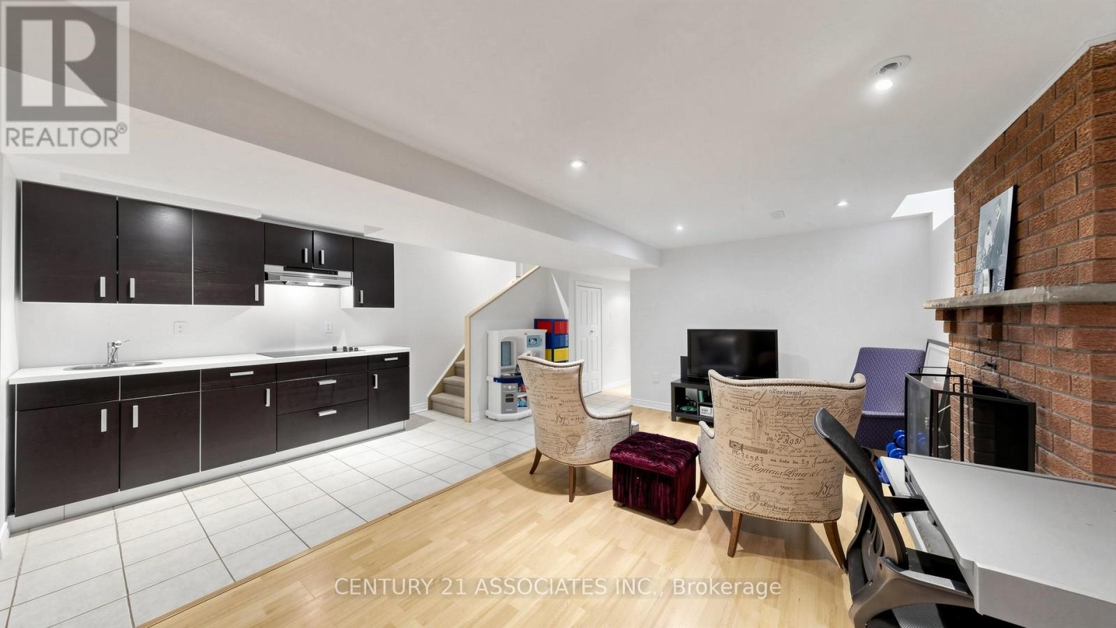 80 STEPHENSEN COURT - 24