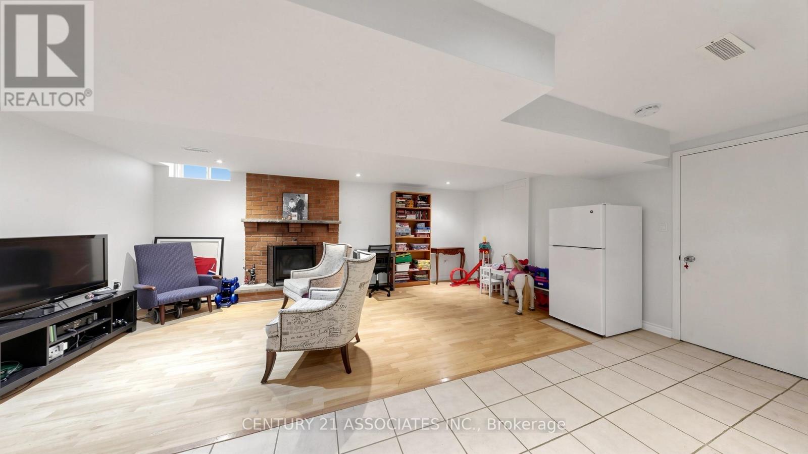 80 STEPHENSEN COURT - 28