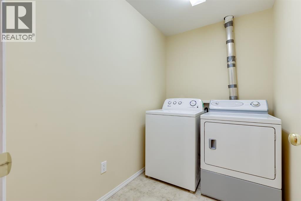 1521 Mary Place - 22