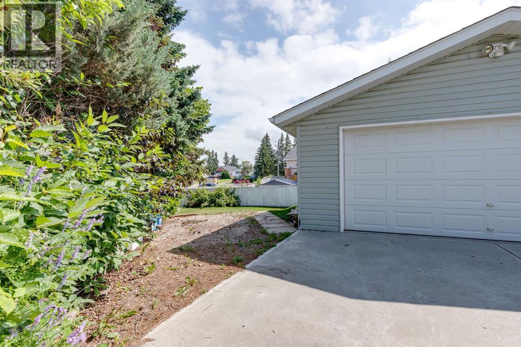 1521 Mary Place - 34
