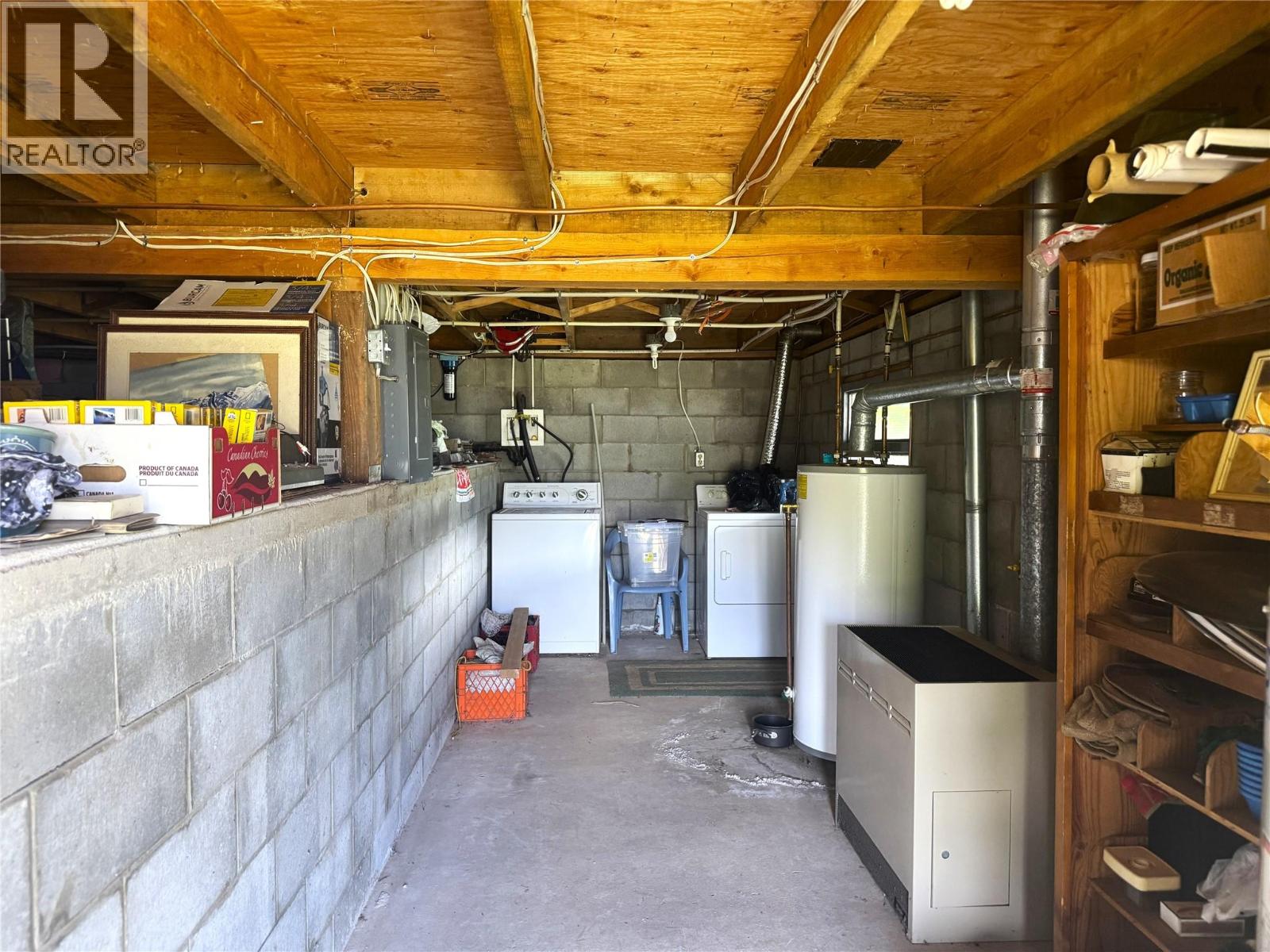 9155 Highway 6 - 52