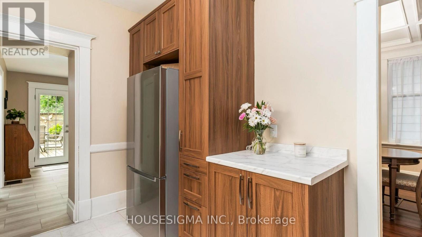 322 RIDOUT STREET S - 17
