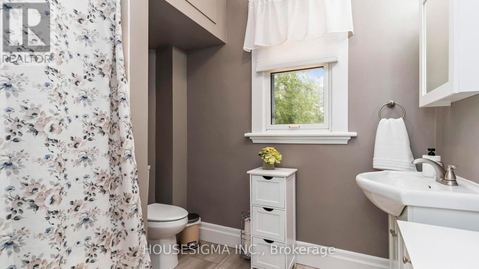 322 RIDOUT STREET S - 29