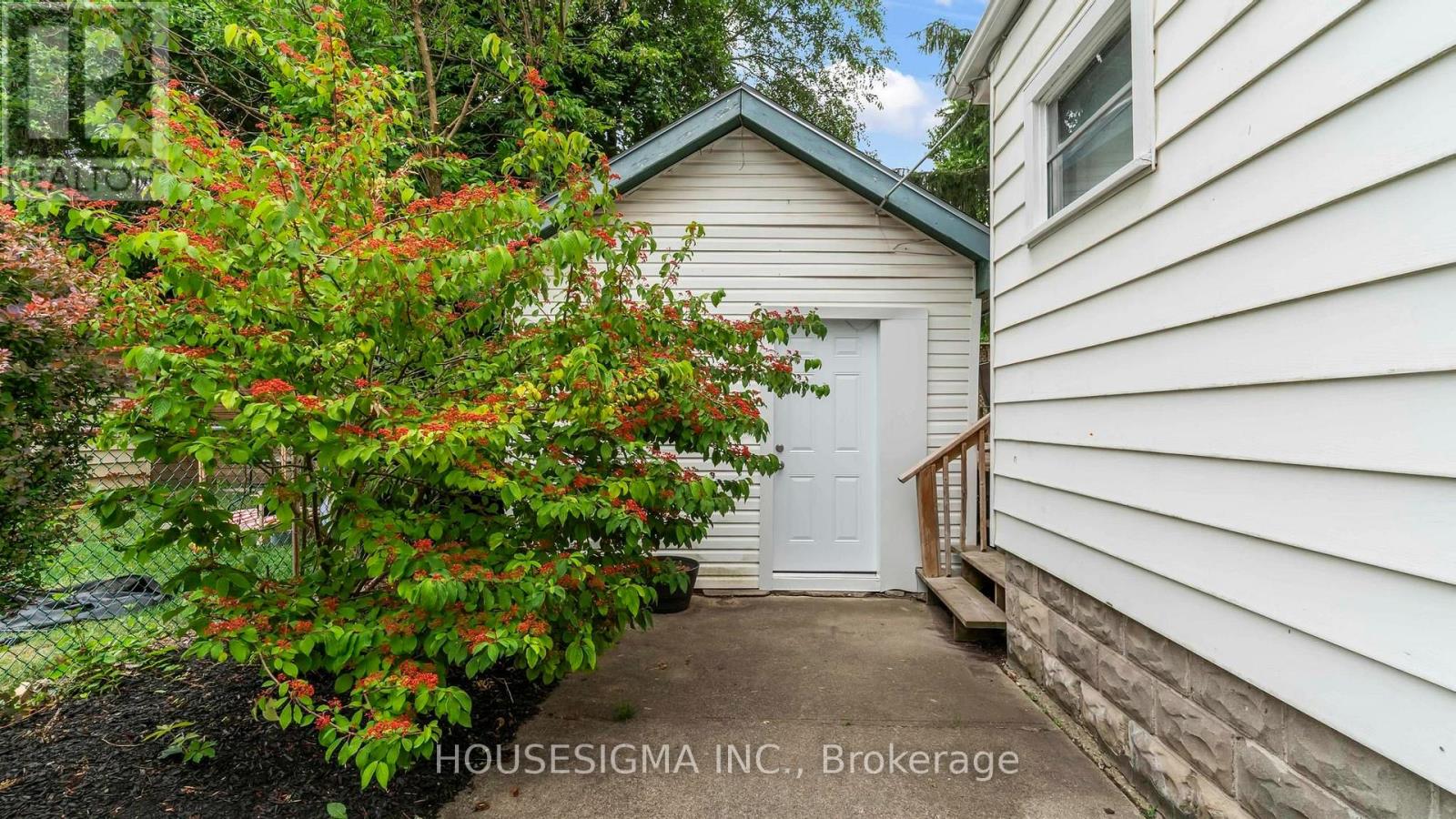 322 RIDOUT STREET S - 33
