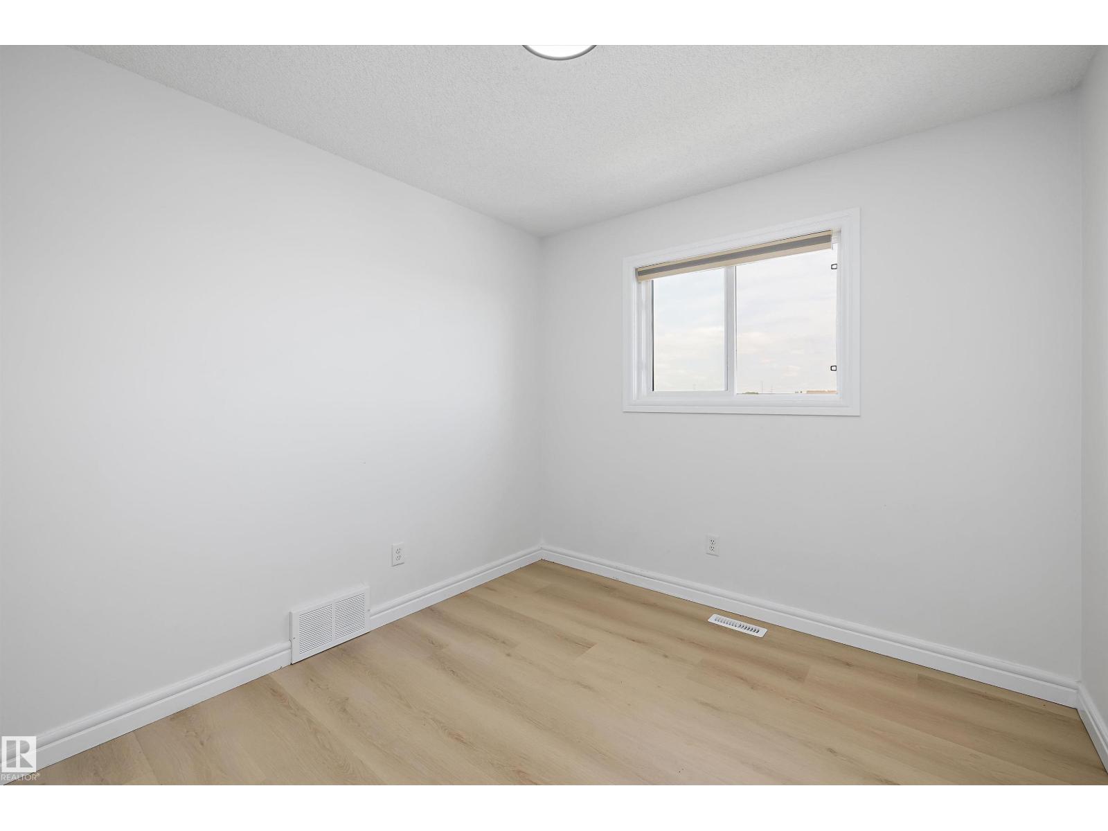 2803 12 ST NW - 35