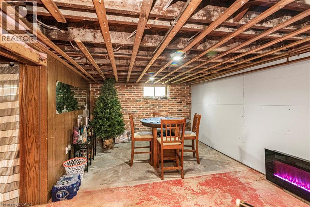 32 GRANT Street - 39