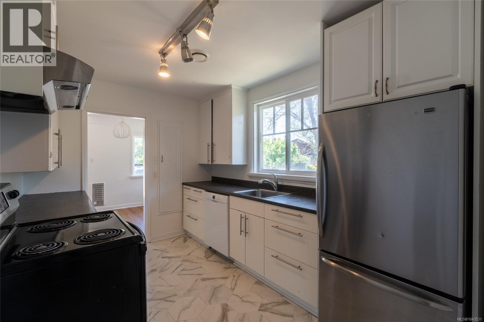 2442/2462 Eastdowne Rd - 11