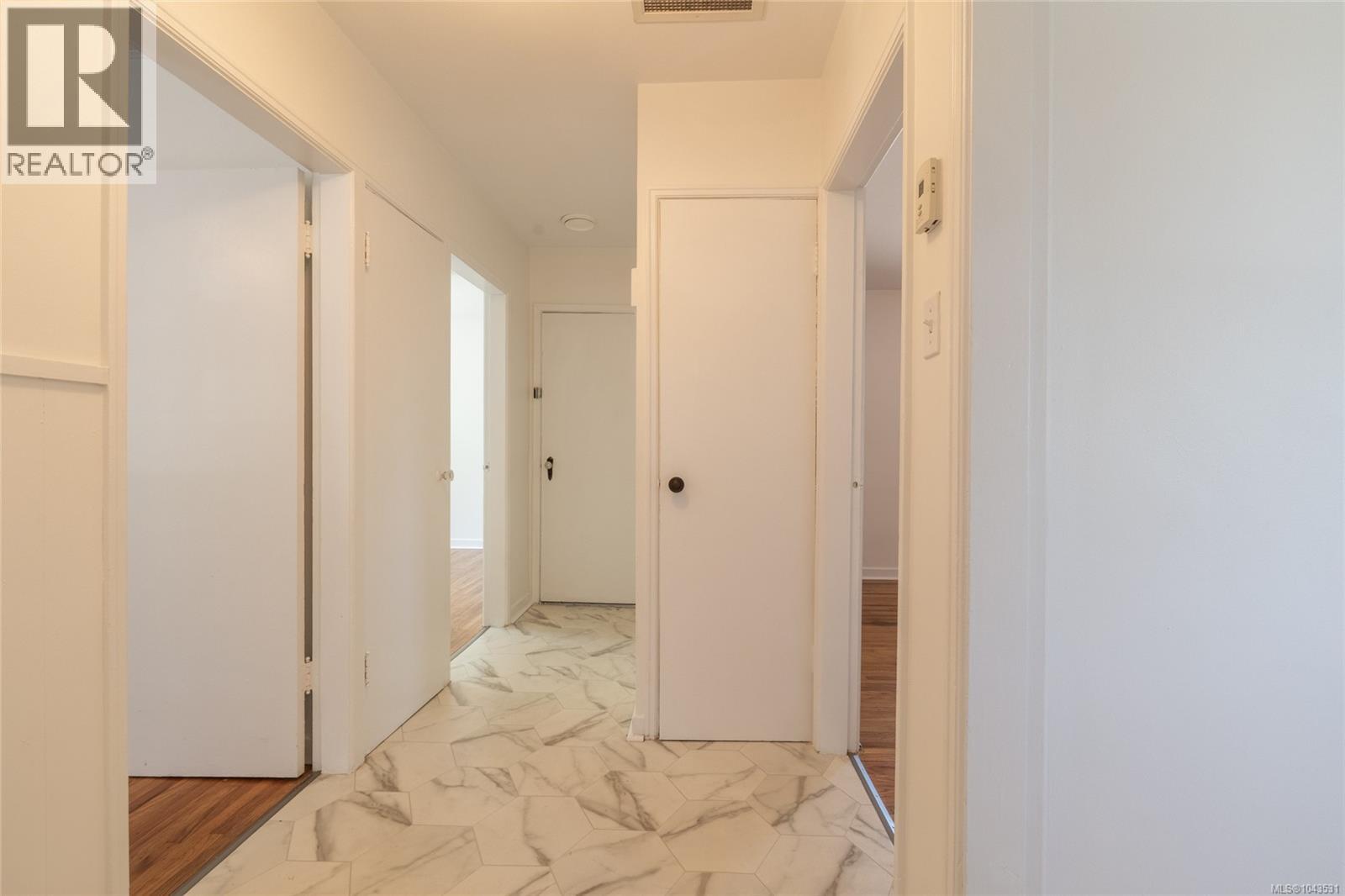 2442/2462 Eastdowne Rd - 13