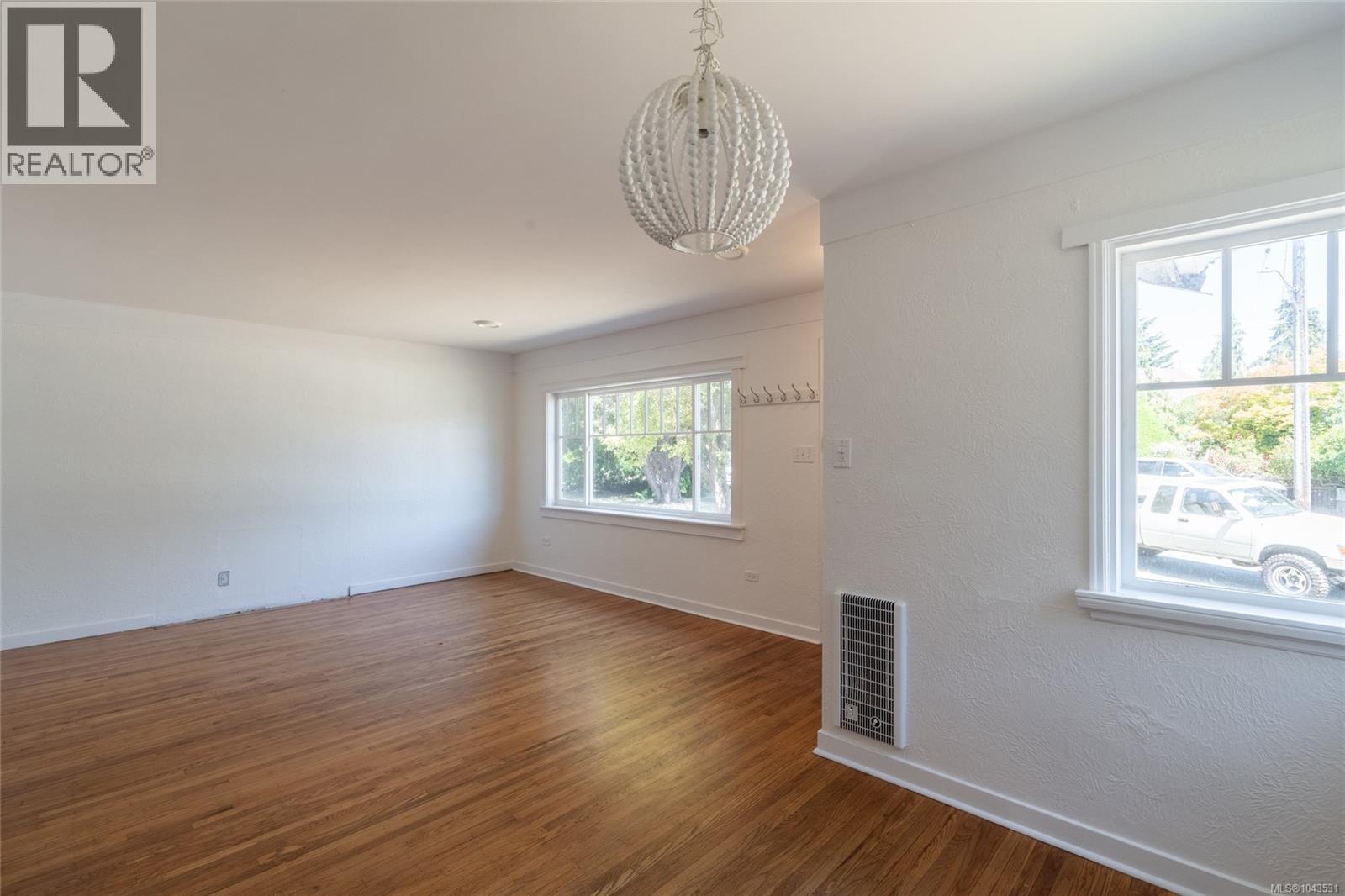 2442/2462 Eastdowne Rd - 8