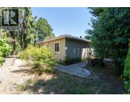 2442/2462 Eastdowne Rd, Oak Bay, BC V8R5P8 Photo 39