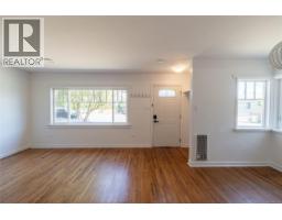Bedroom - 2442/2462 Eastdowne Rd, Oak Bay, BC V8R5P8 Photo 9