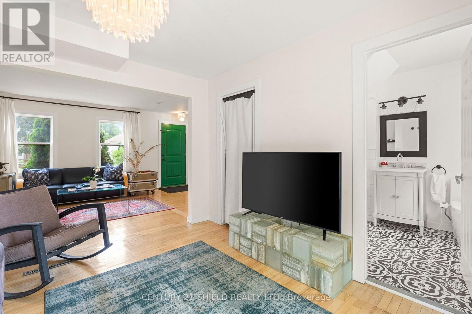 1019 OSBORNE AVENUE - 13