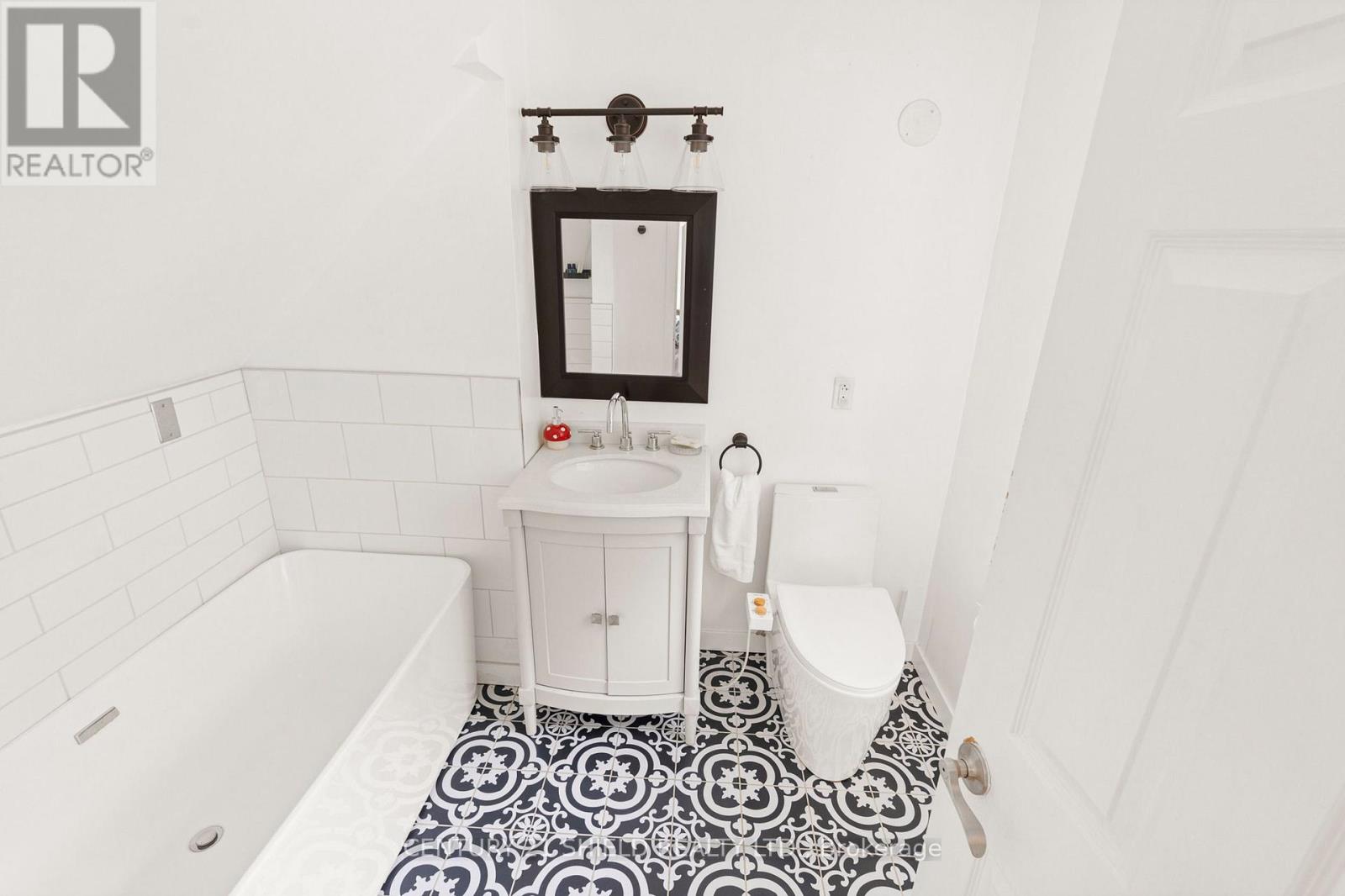 1019 OSBORNE AVENUE - 19