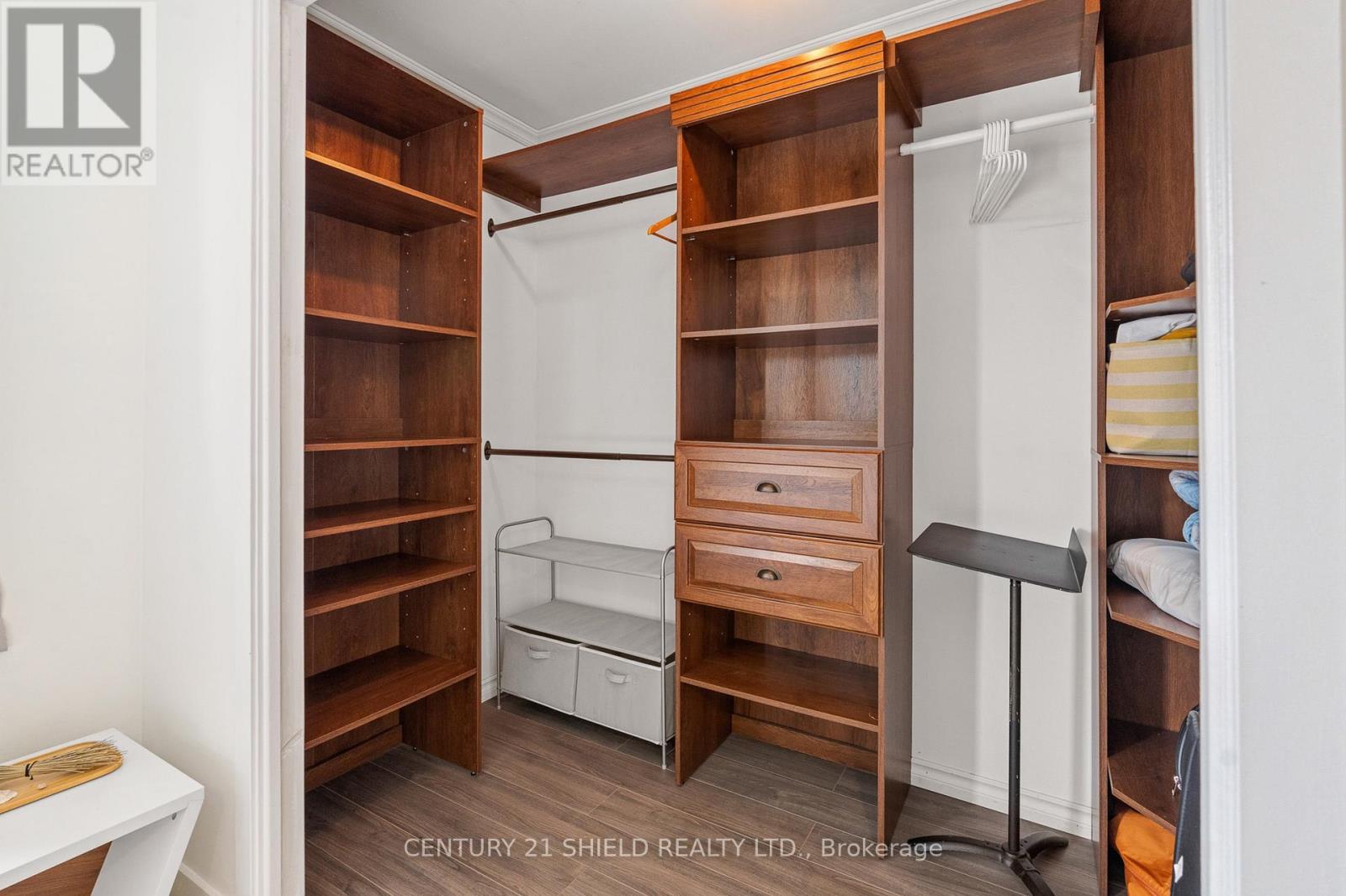 1019 OSBORNE AVENUE - 23