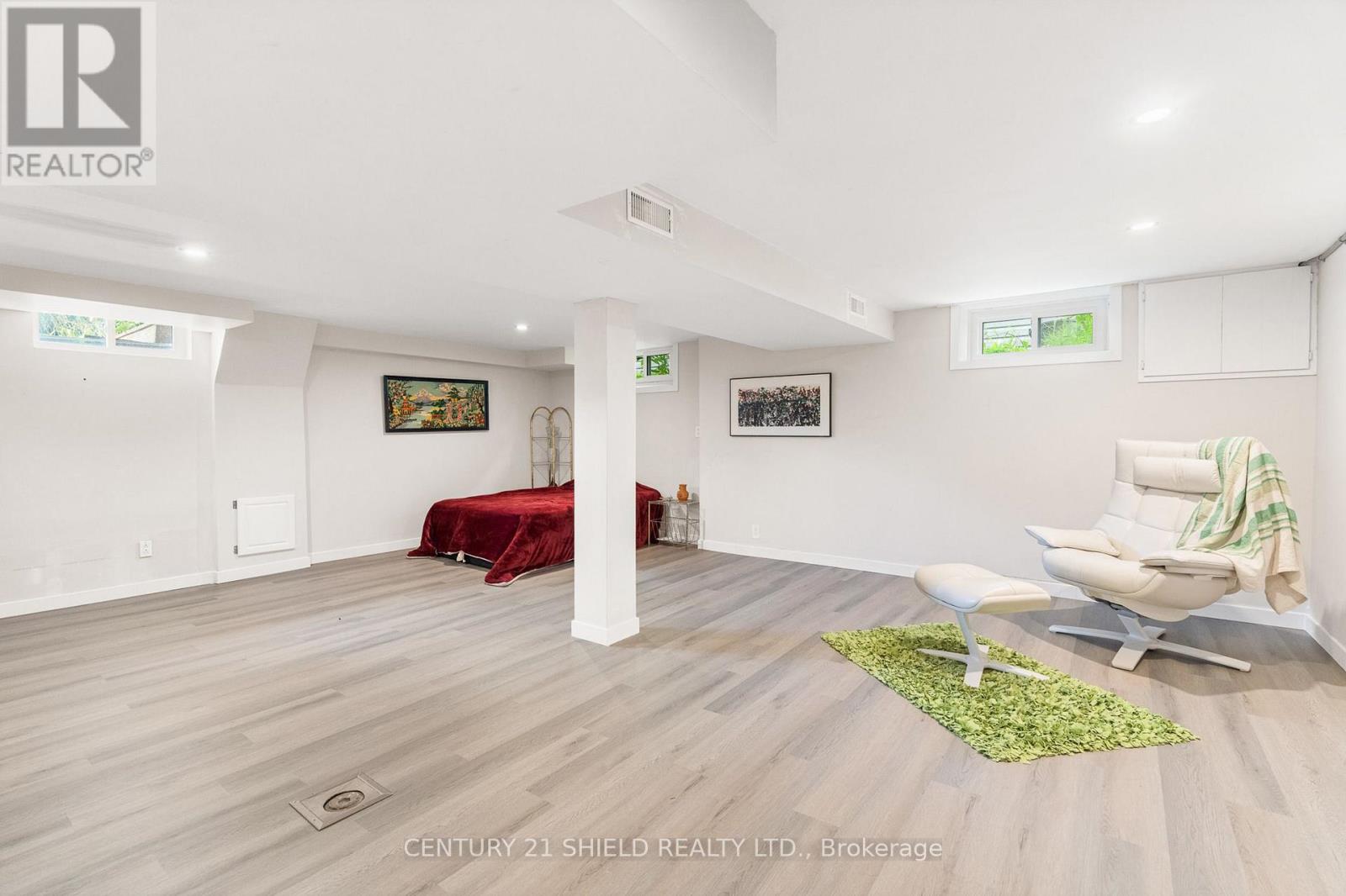 1019 OSBORNE AVENUE - 31