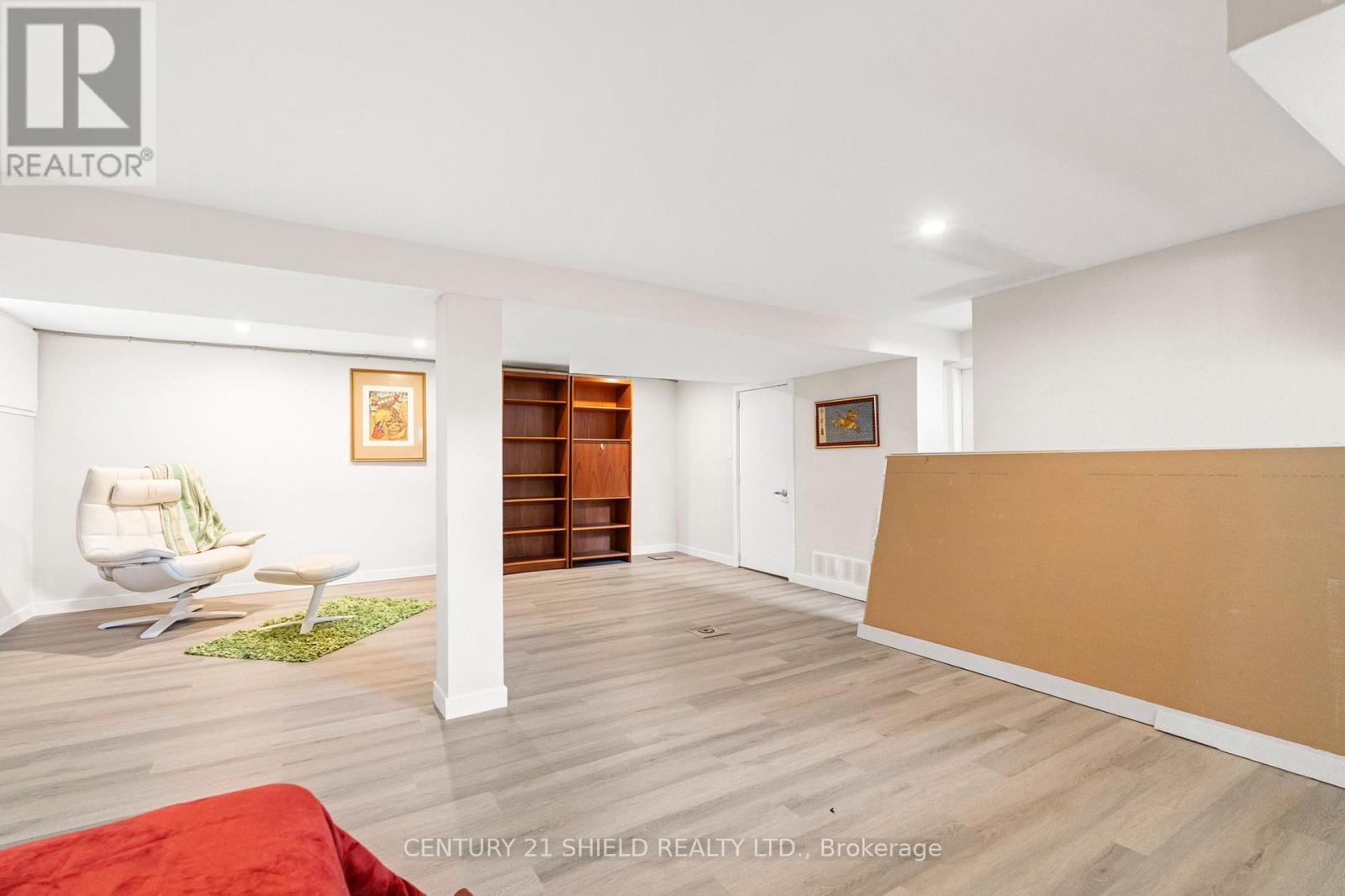 1019 OSBORNE AVENUE - 33