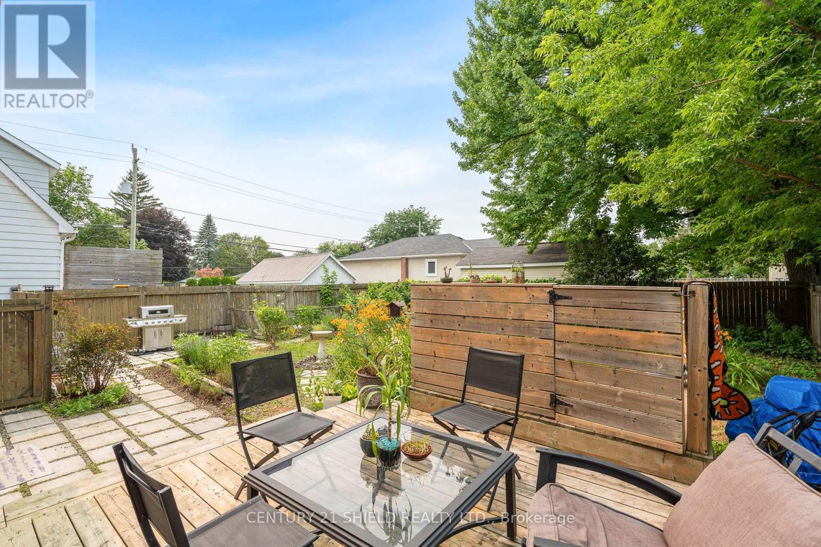 1019 OSBORNE AVENUE - 4