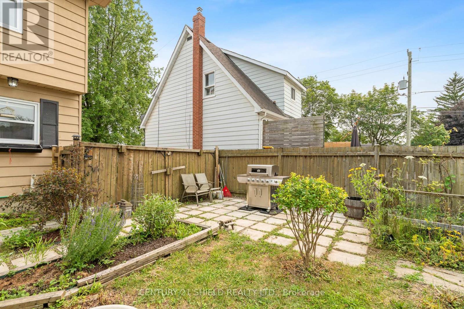 1019 OSBORNE AVENUE - 6