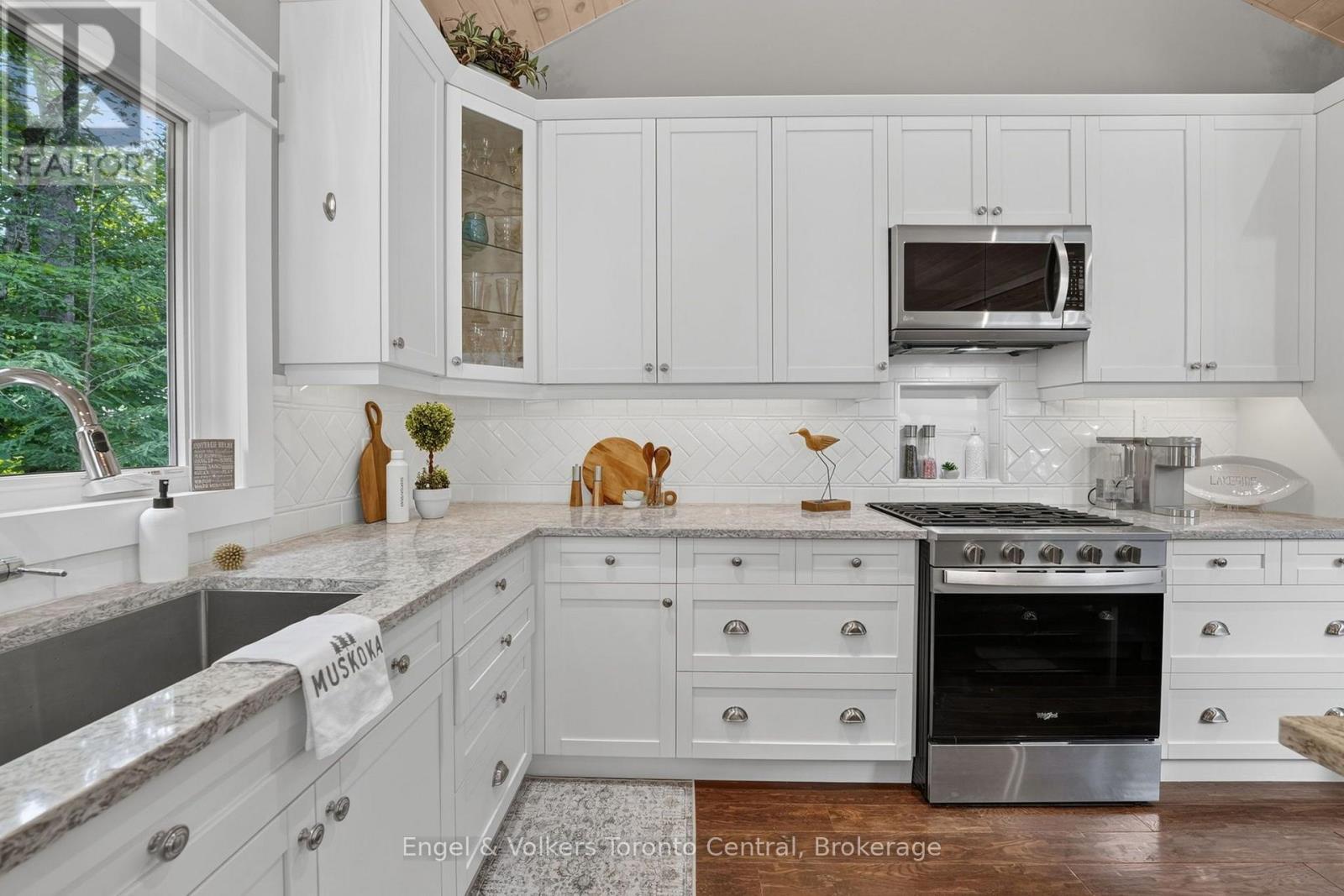 1076 HEALEY LAKE ROAD - Image 13