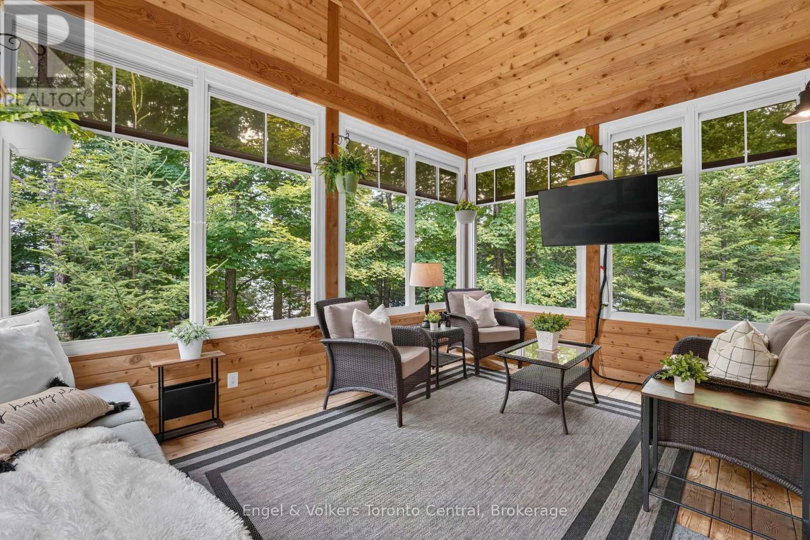 1076 HEALEY LAKE ROAD - Image 19