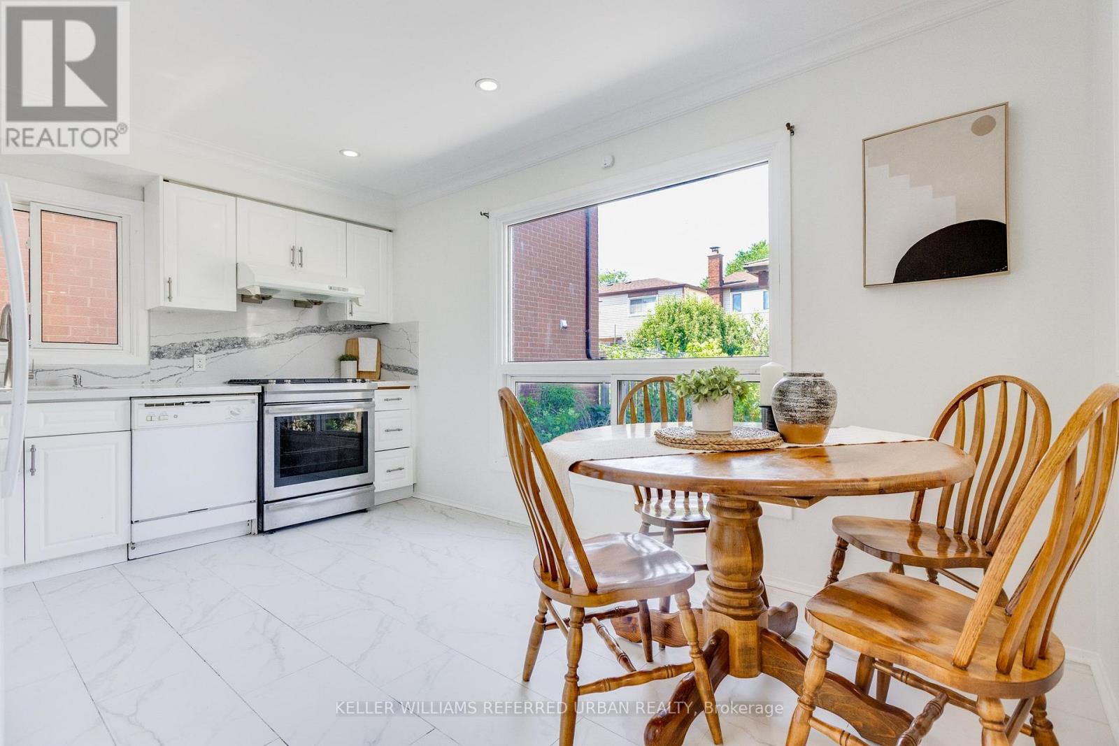 554 MCLEVIN AVENUE - 22