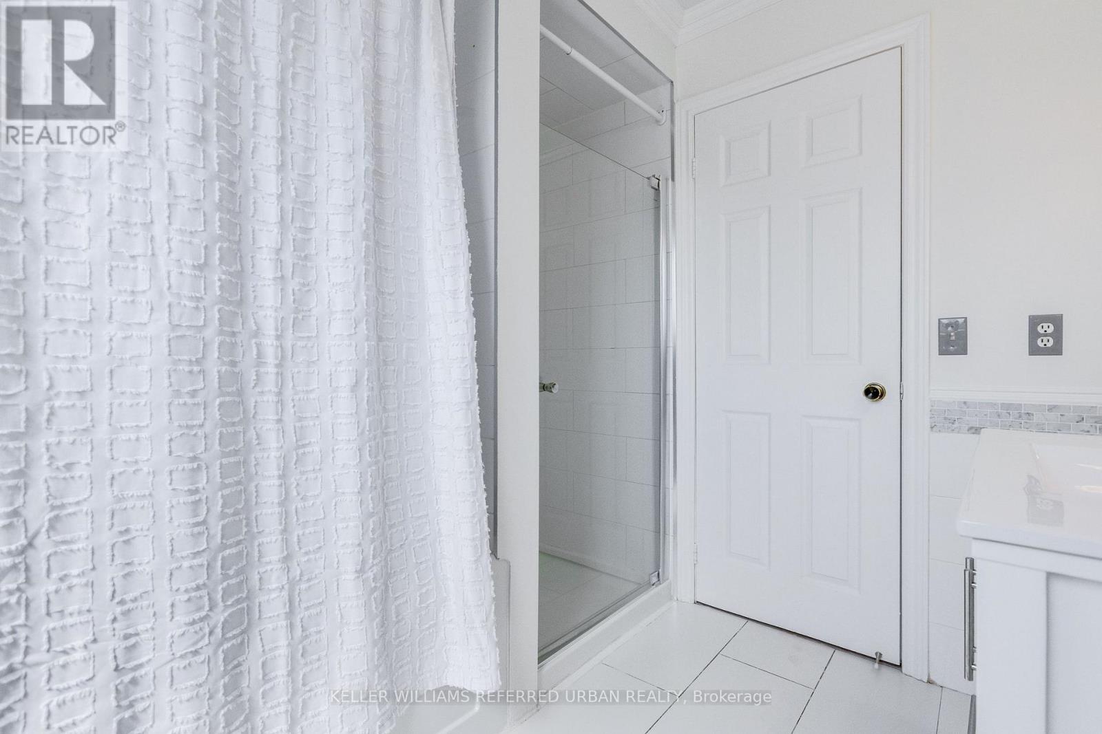 554 MCLEVIN AVENUE - 33