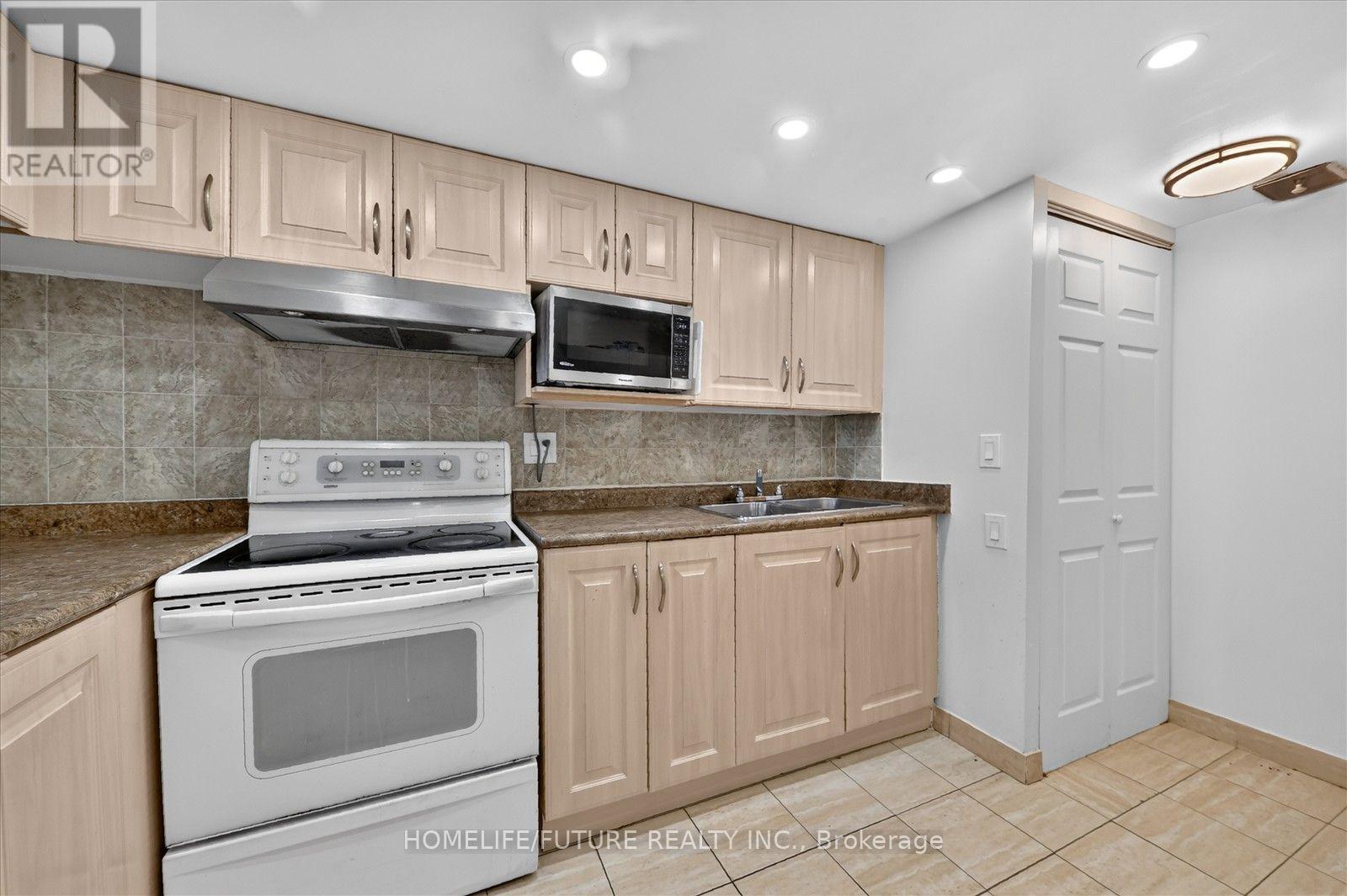 #708 2460 EGLINTON AVENUE E - 13