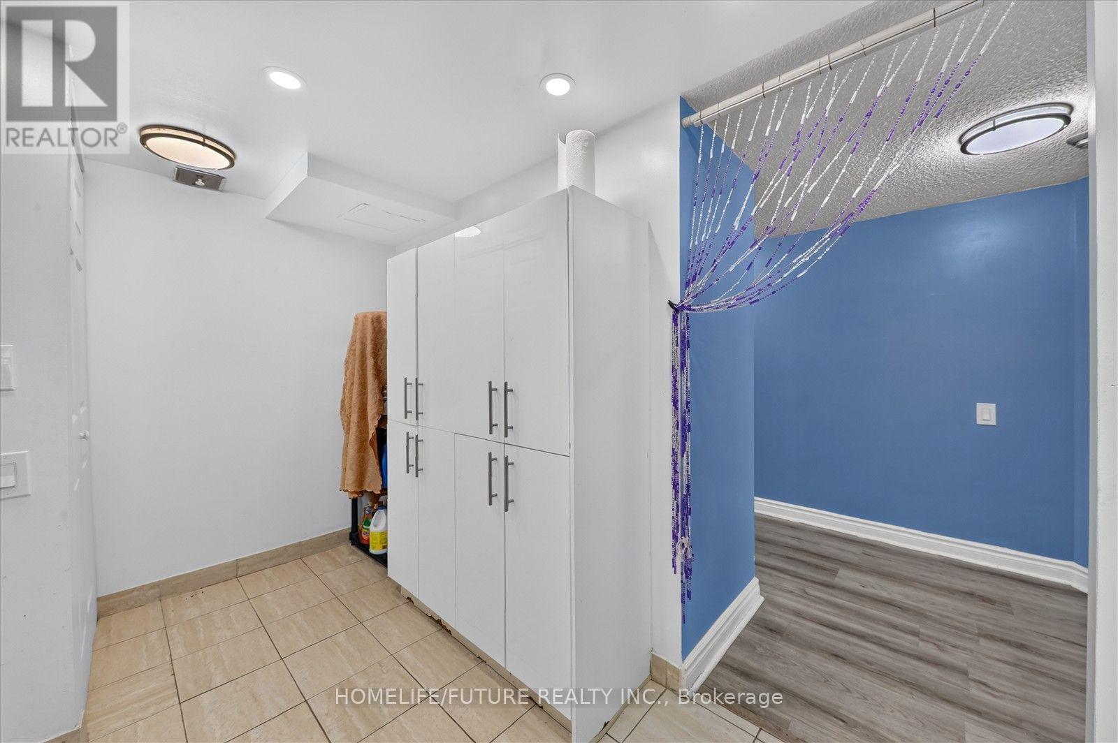 #708 2460 EGLINTON AVENUE E - 15